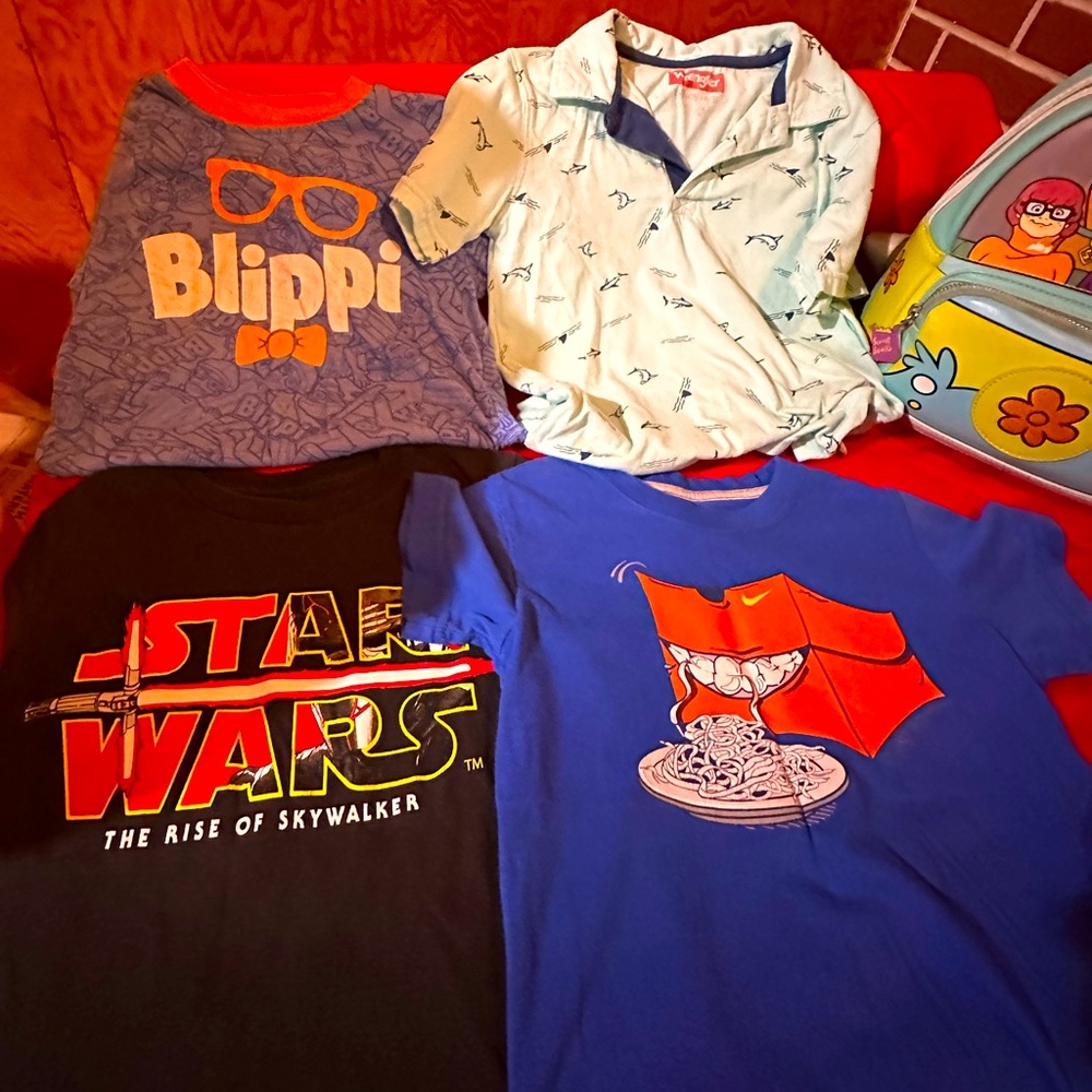 Graphic tee bundle